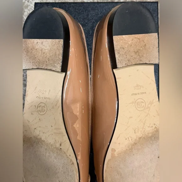 CHANEL Beige and Black Ballet Flats - Picture 8 of 9